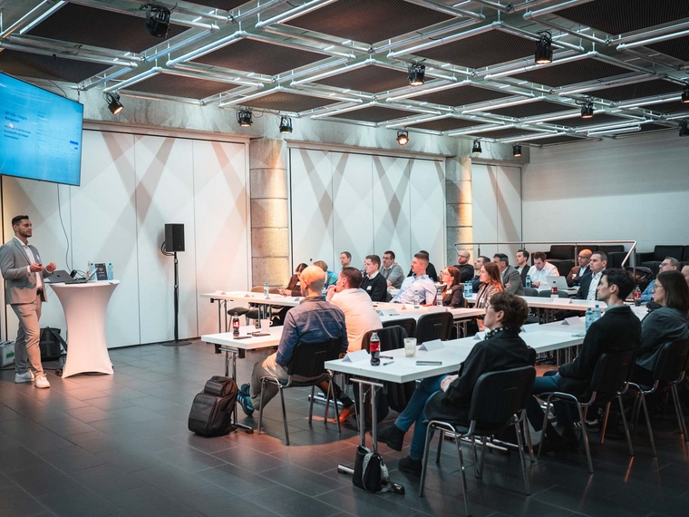 apsolut Beratungsteam im Roundtable zu AI im SAP-Einkauf