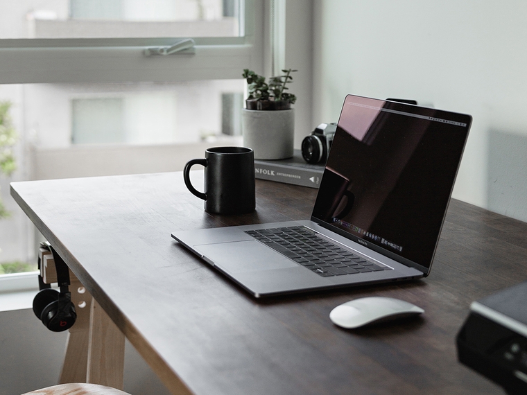 apsolut employees move into the home office